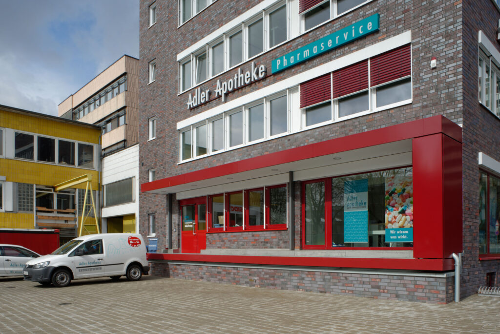 Adler Apotheke Hamburg - Perspektivansicht von außen