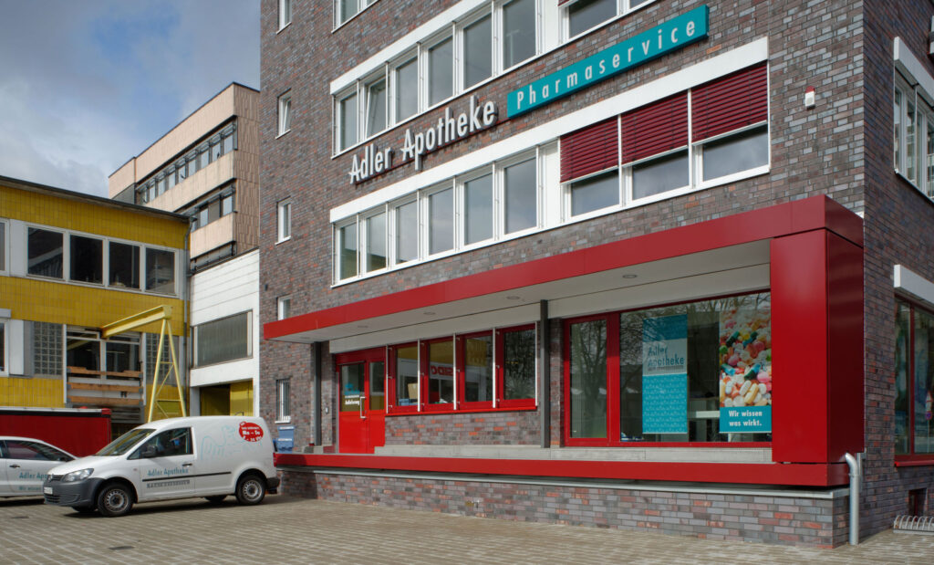 Außenansicht Adler Apotheke Borgfelder Straße Hamburg