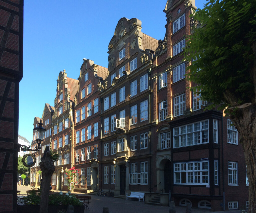 Blick auf Fassaden des KomponistenQuartiers Hamburg