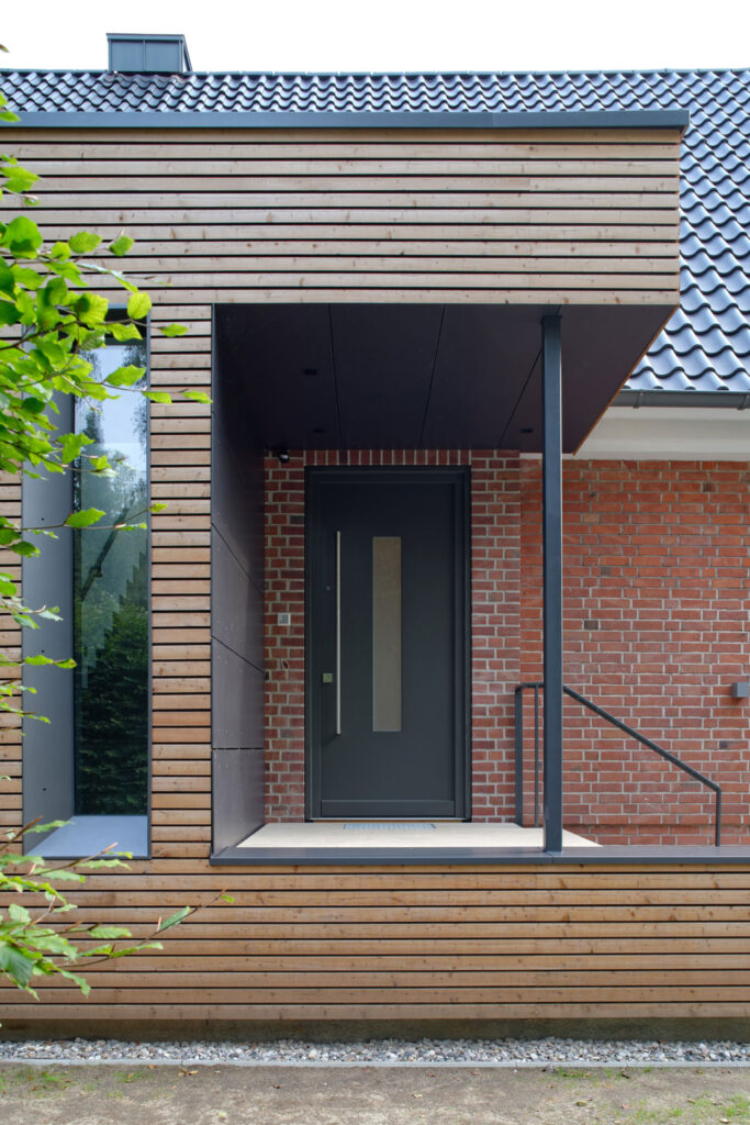 Eingangstür zwischen Anbau und Altbau