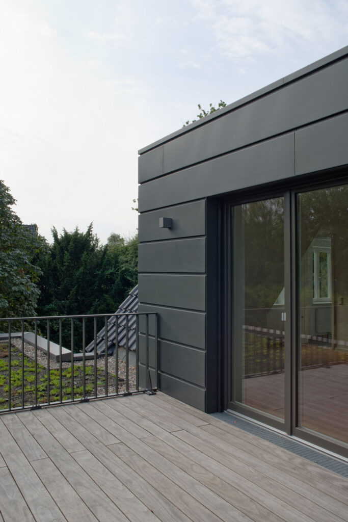 Blick von Balkon mit Geländer